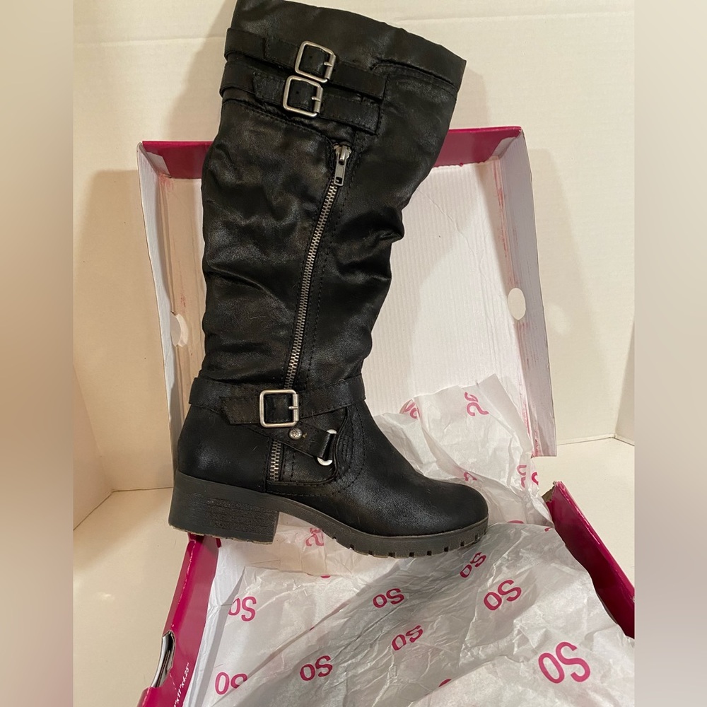 SO women’s boots size 7.  NWT & Box